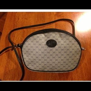 Host pick! Authentic vintage Gucci cross body