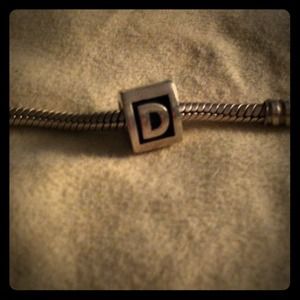 "D" initial pandora bead