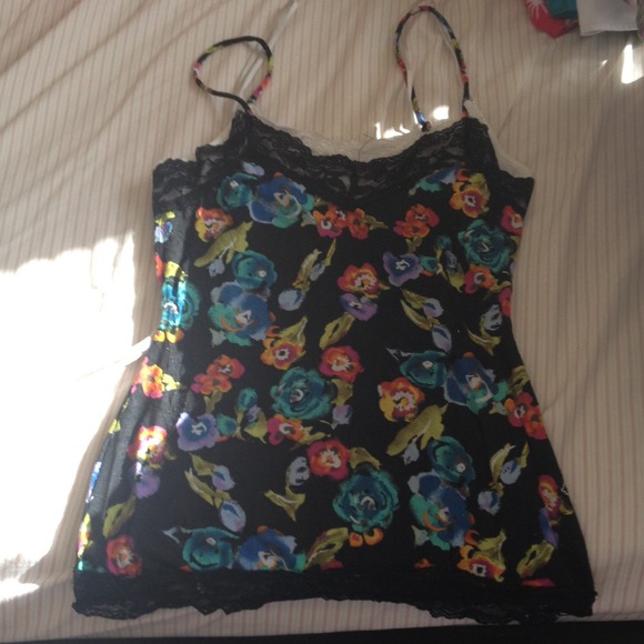 Cute flowery tank top - Picture 1 of 4