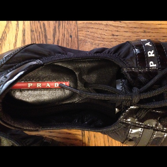 🚫SOLD🚫 Prada patent leather flats - Picture 3 of 4