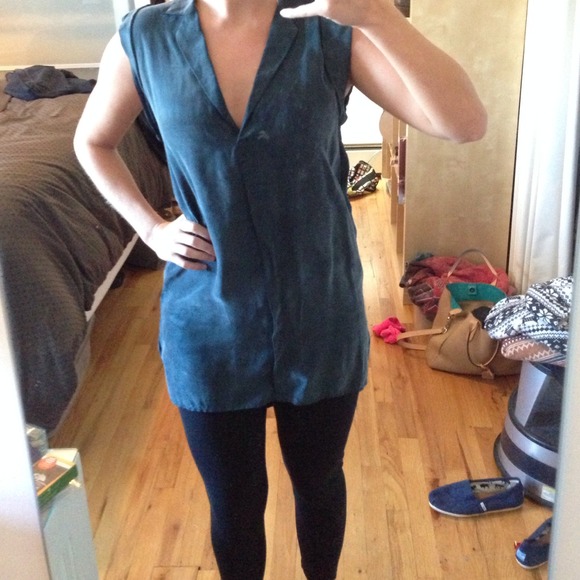 🚫SOLD🚫BB Dakota top from Urban Outfitters