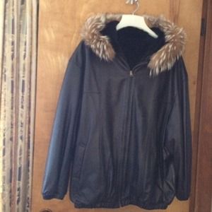 Reversible jacket leather/fur.  XL