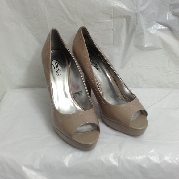 Never worn nude Candies peeptoe shoe!