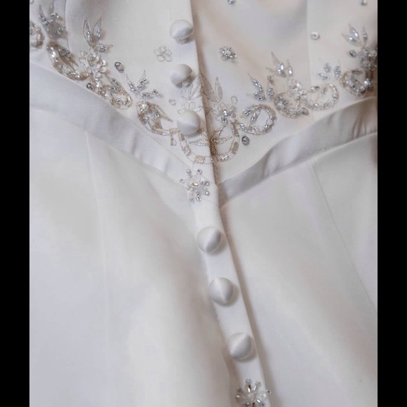 Wedding Dress - Picture 3 of 4