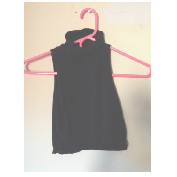 Foreign Exchange Mock Crop Tank