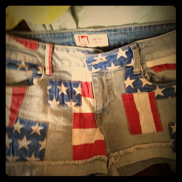 SOLD!!!American Flag jean shorts
