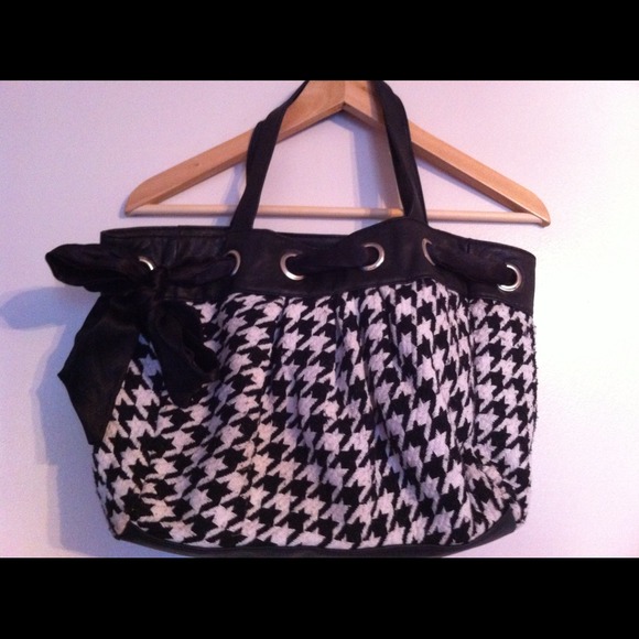 SOLD!!!!!!!!!! ALDO large purse - Picture 2 of 3