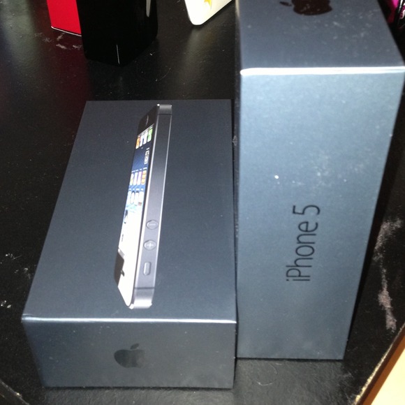 2 Black iphone5 boxes