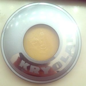 Kryolan cake makeup in color ivory 2
