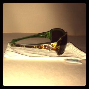 Authentic Women's Oakley sunglasses.