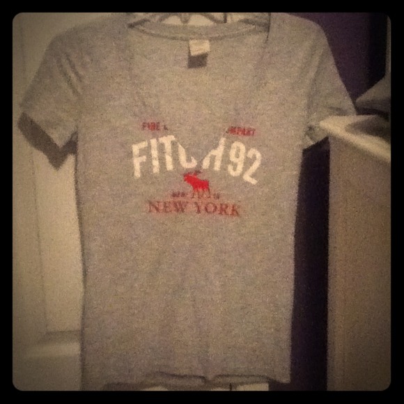Small Abercrombie and Fitch v-neck shirt.
