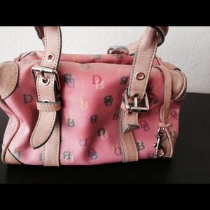 Dooney n Burke hand bag