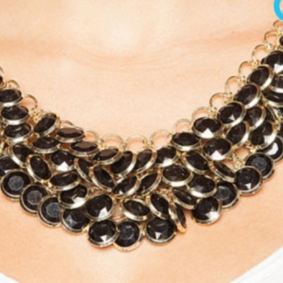 NWT🎉🎉🎉lily wang statement bib necklace💖 - Picture 3 of 4