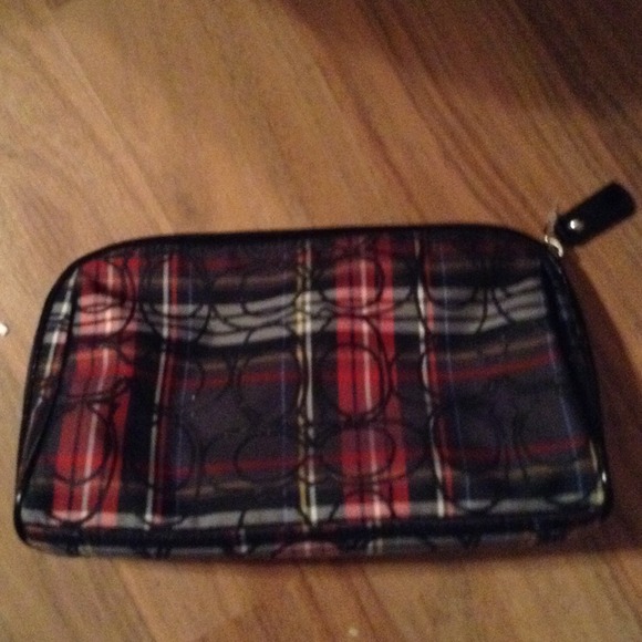 Coach makeup bag traded
