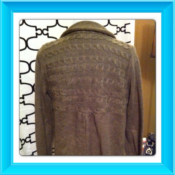 💖 Taupe Sweater 💖 - Picture 2 of 2