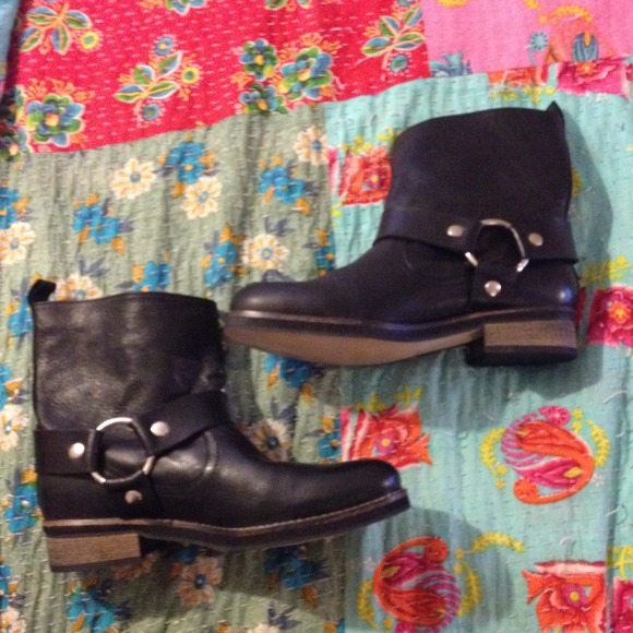 Never worn TBA "chains" size 9 - Picture 3 of 3