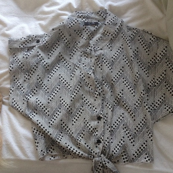 Short sleeve top