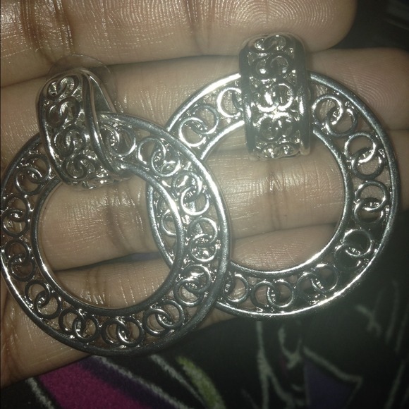 Silver earrings - Picture 2 of 2