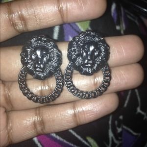 Small lion earrings