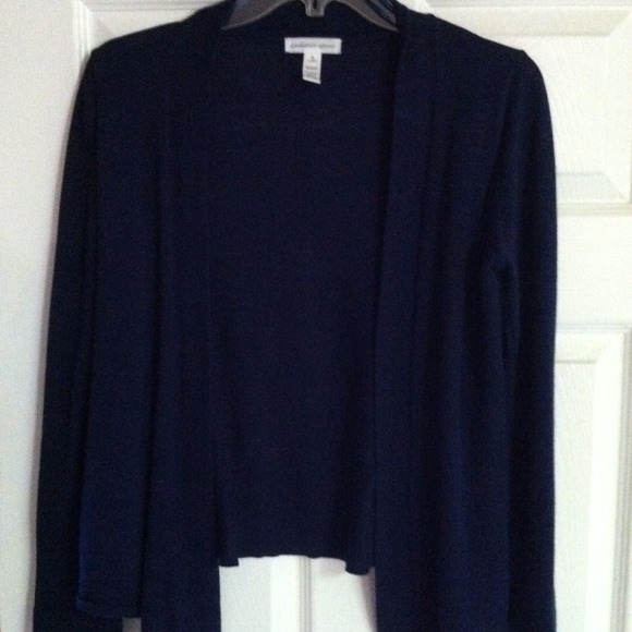 Sweaters - 🚫SOLD🚫 small cardigan