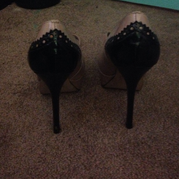 Pumps - Picture 2 of 2