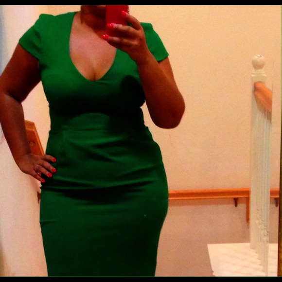 H&M Dresses & Skirts - 🎉🎉🎉🎊Host pick!🌟Beautiful green H&M dress!