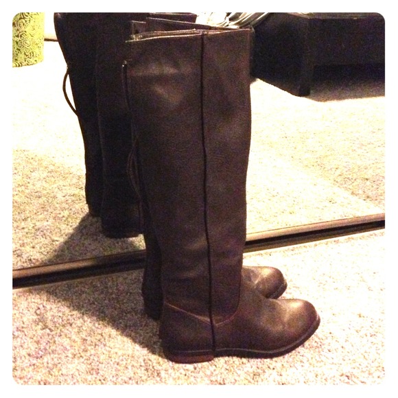 Brown black poppy boots