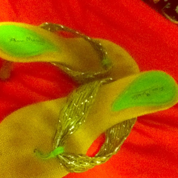 High heel shoes are skittle worn out on bottom - Picture 1 of 4