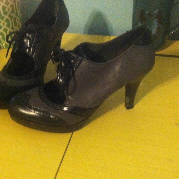 VINTAGE SHOES - Picture 2 of 2
