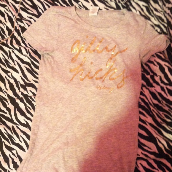 gilly hicks - Picture 2 of 3