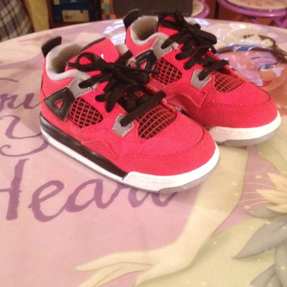 🚫SOLD in bundle🚫Toddler Jordan 4 Retro