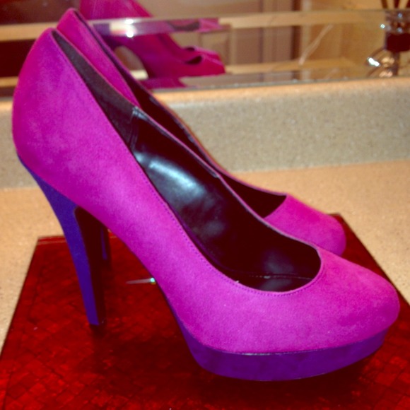 Elle Suede Pumps