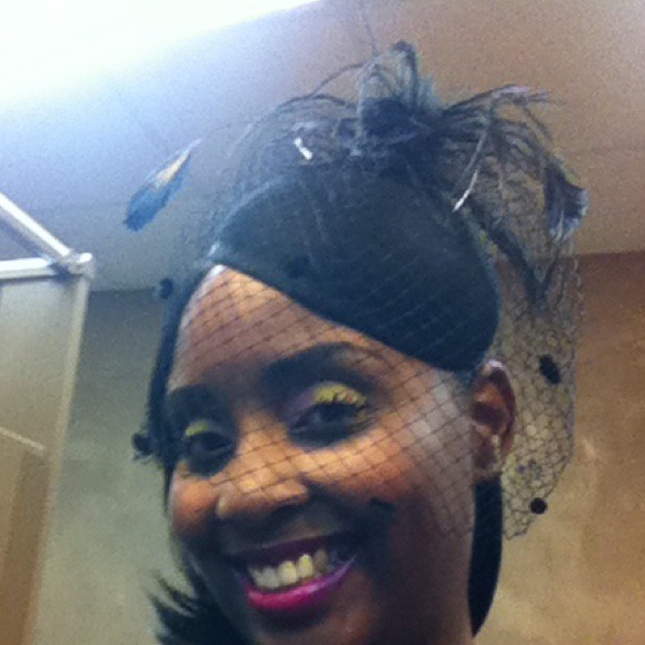 Blk hat.