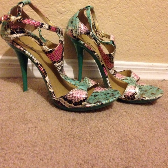 SOLD - Picture 2 of 4