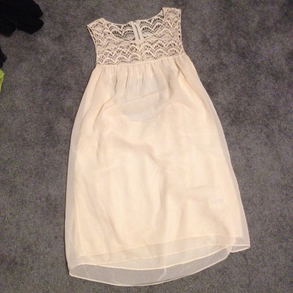 ❤️donated ❤️ Crochet & Chiffon Cutout Dress - Picture 2 of 4