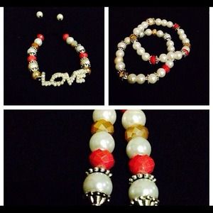 Bracelet with live charm and pearls