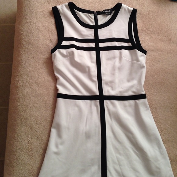 BEBE black &white brand new dress