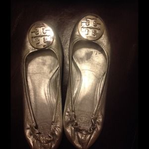 Authentic Tory Burch silver Reva flats Sz 9