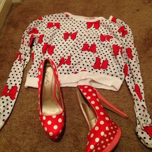 Minnie Mouse half top long sleeve.