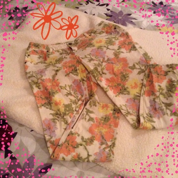 Ankle pants with zippers on ankle