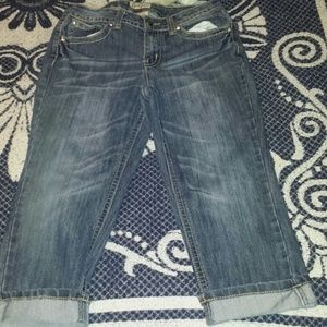 Cute Jean Capri's