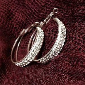 🚫Sold in bundle🚫 Silver hoop earrings