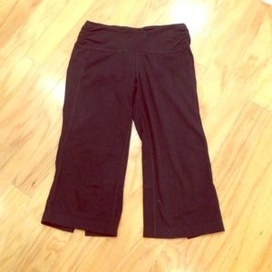 SOLD - Eddie Bauer yoga crop pants