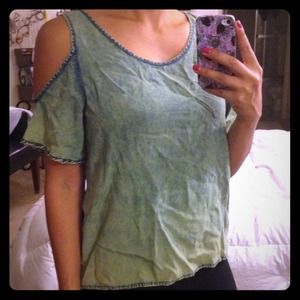 ❌SOLD---Distressed Woven Cold Shoulder Top