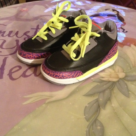 🚫SOLD🚫Toddler Jordan Retro 3