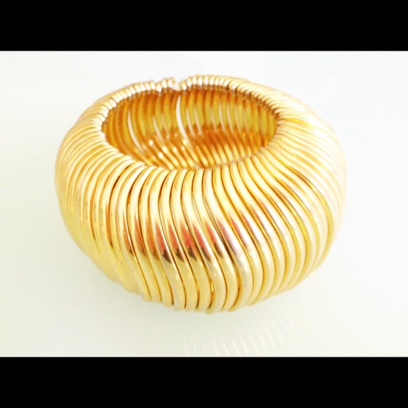 Gold bracelet