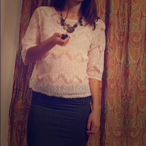 Amazing lace top, zipper back