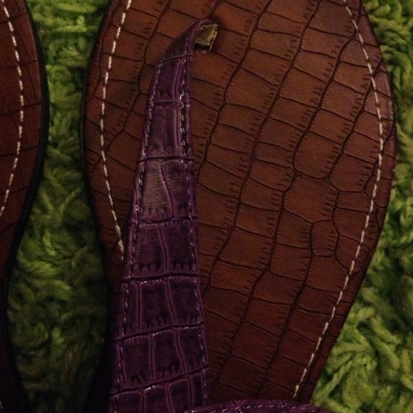 Sandals - Picture 2 of 3