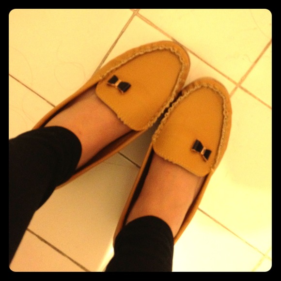 yellow shoes