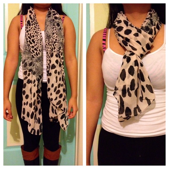 ⛔️FINAL PRICE⛔️LARGE/LONG LEOPARD SHAWL/SCARF